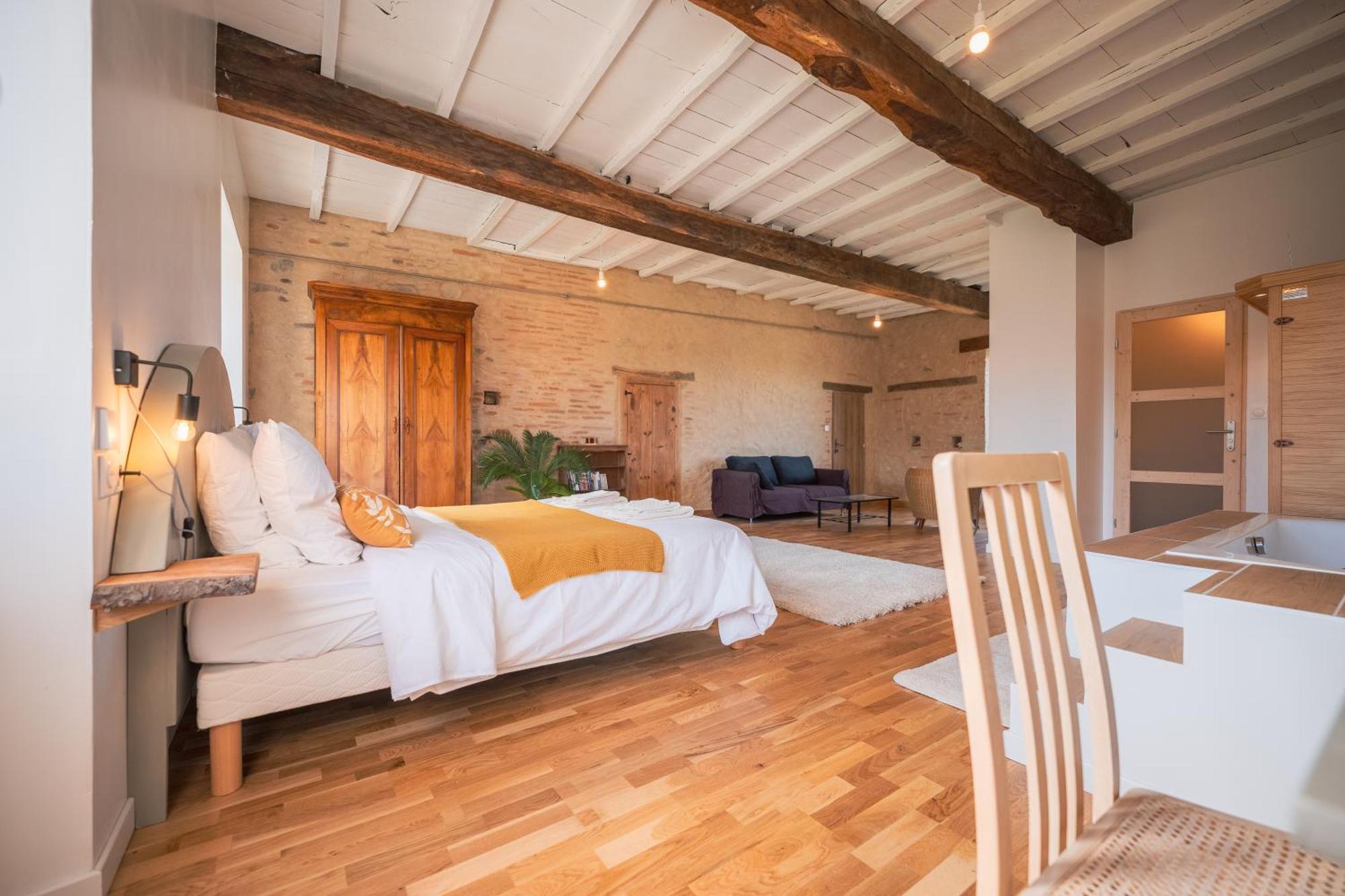 Chambres Et Table D'Hotes - Les Jardins De La Longagne Saussenac Dış mekan fotoğraf